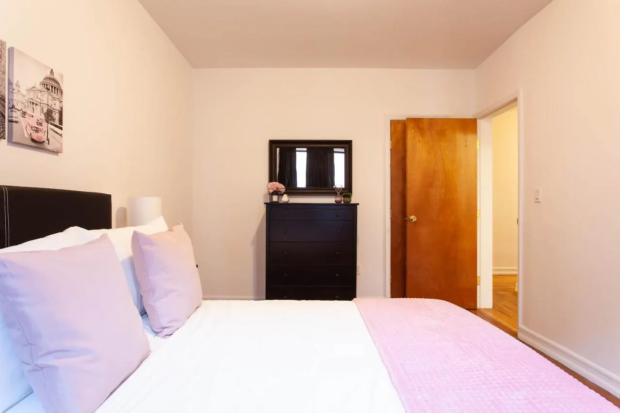 Upper Manhattan Bedrooms Хостел