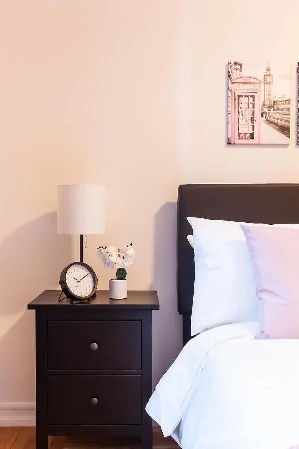 Upper Manhattan Bedrooms Хостел
